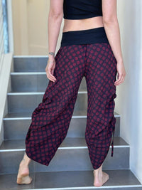 Spiral Print Ruched Pants