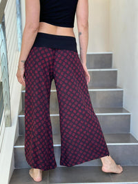 Spiral Print Ruched Pants