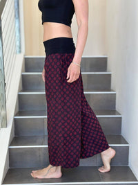 Spiral Print Ruched Pants