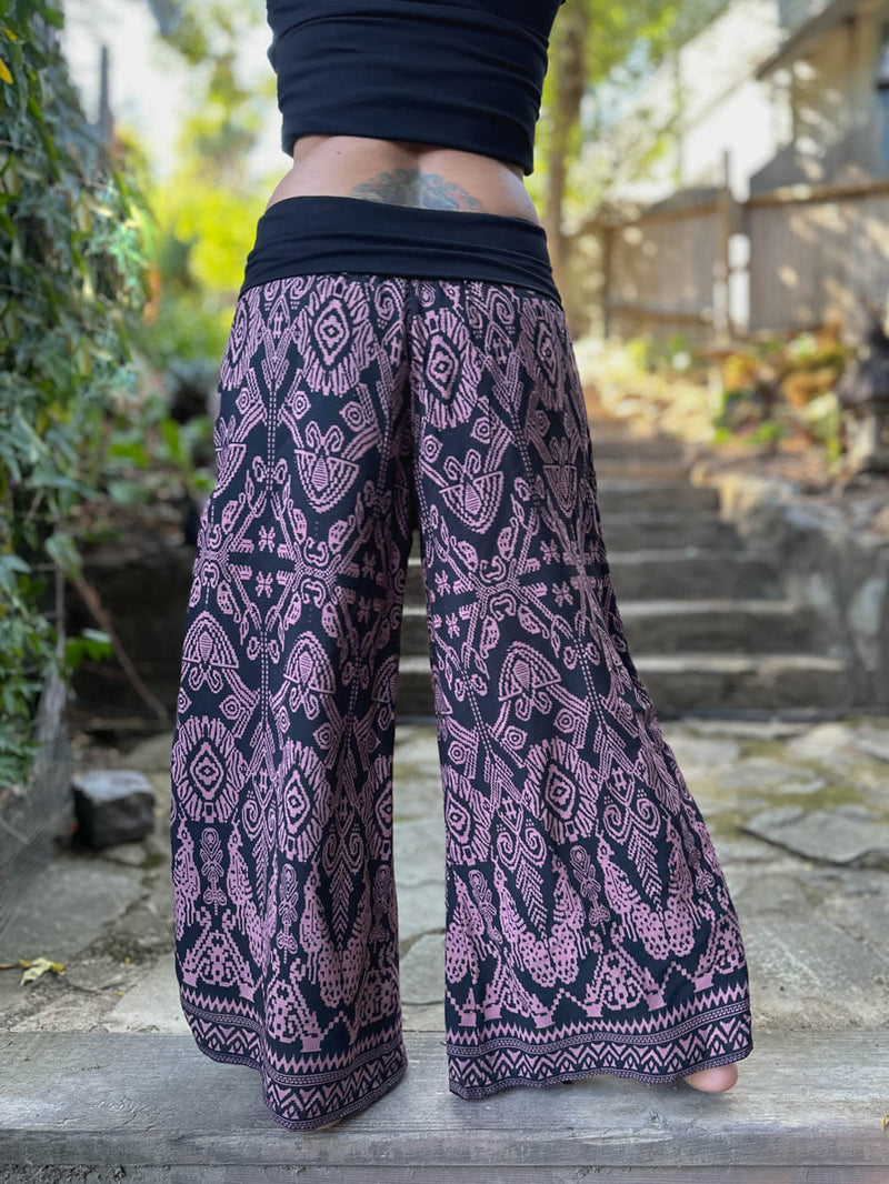 Sulawesi Lilac Print Ruched Pants