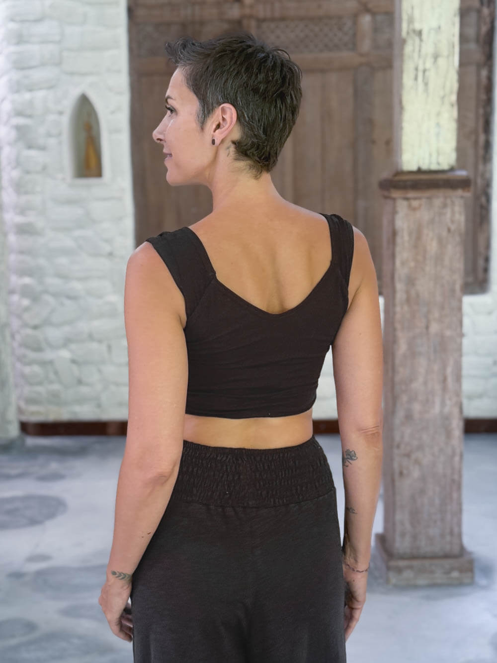caraucci sweetheart neckline black ruched crop top in lightweight stretch jersey #color_black