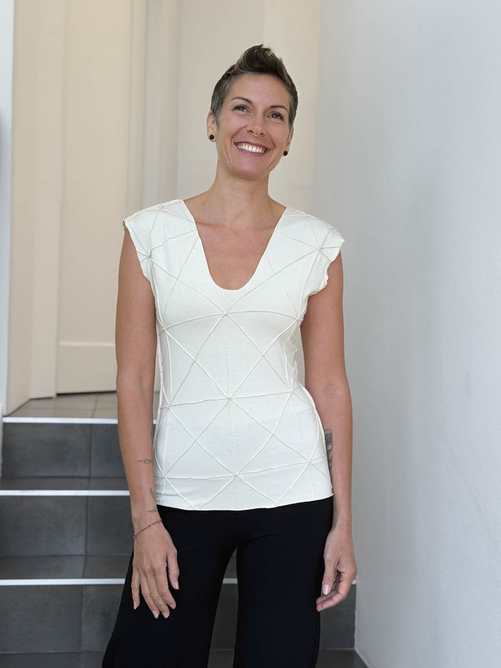 women's plant based rayon jersey stretchy textured cap sleeve cream v-neck t-shirt #color_cream