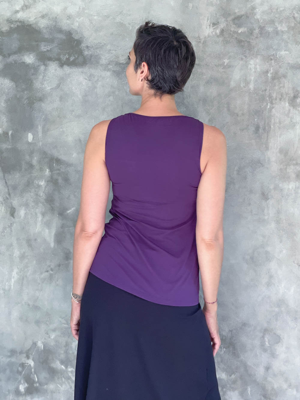 caraucci purple boat neck tank top in stretch jersey #color_plum
