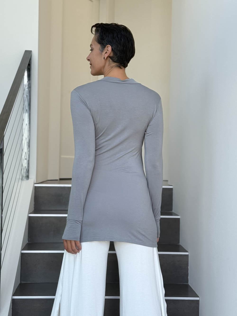 caraucci v-neck long sleeve light gray tunic with thumbholes #color_stone