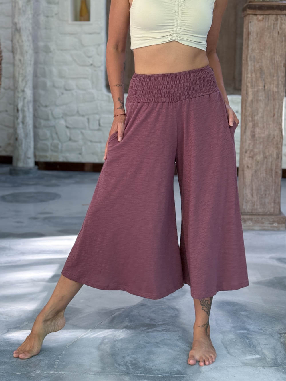caraucci wide leg flare muted mauve cotton culotte pants with pockets #color_mangosteen