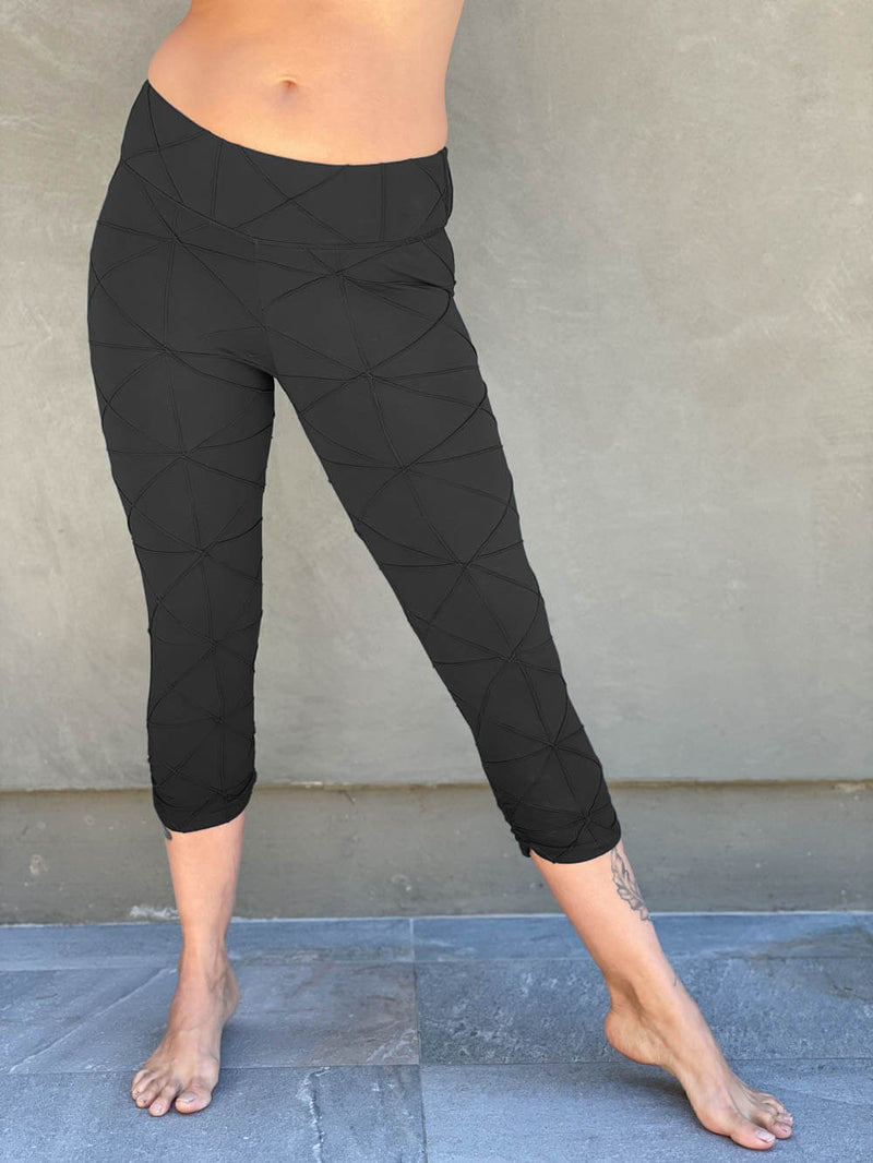 Women's Bamboo Spandex Flexible Texture Detailed Capri Leggings, Jam / L, CARAUCCI