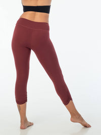 caraucci women's plant-based rayon jersey lycra maroon capri leggings #color_wine