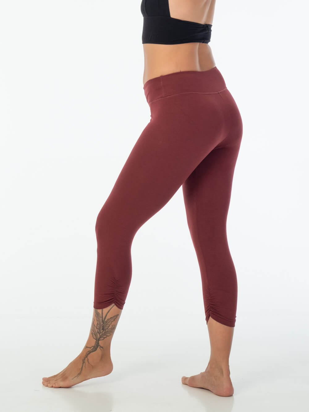 caraucci women's plant-based rayon jersey lycra maroon capri leggings #color_wine