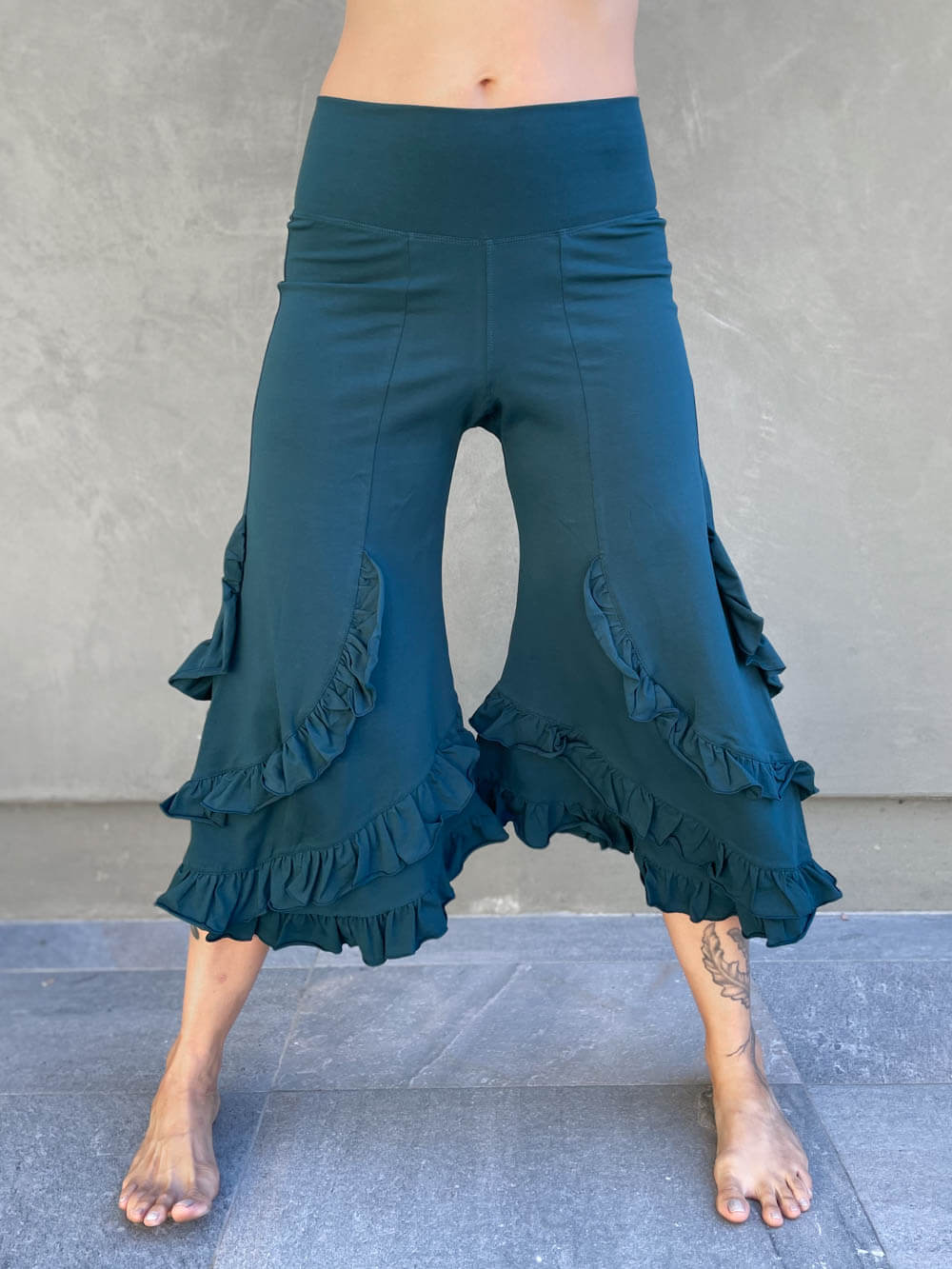 Bloomers | Women's Ruffle Bloomer Pants | CARAUCCI
