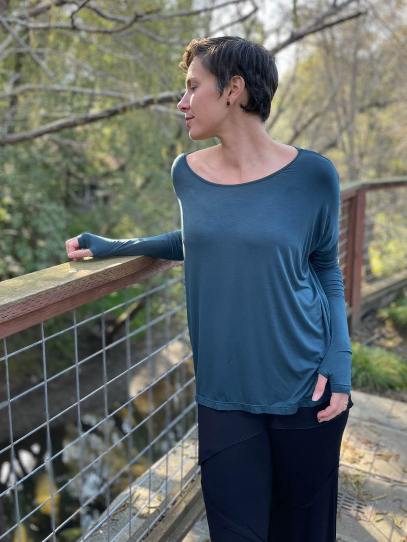 women's plant-based teal blue relaxed fit jersey long sleeve top #color_teal